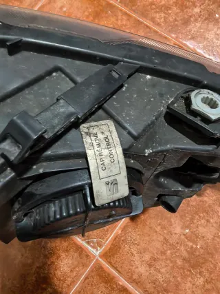 Faro SEAT ARONA DIESEL