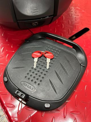 Baúl Top Case Shad SH34 Carbono