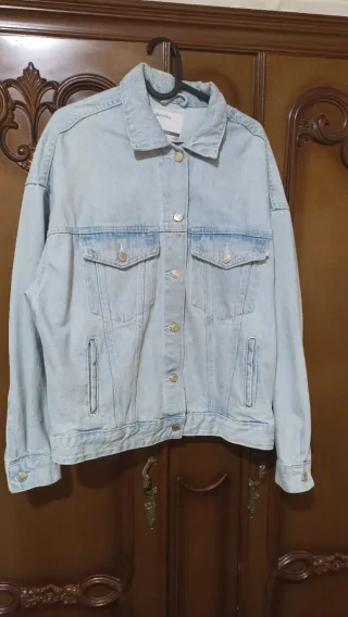 Chaqueta vaquera Bershka azul