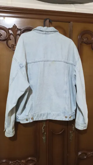 Chaqueta vaquera Bershka azul