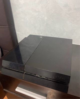 PS4 (PlayStation 4) Negra + Mando Blanco+ juegos
