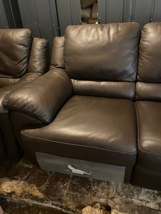 Sofá de piel Natuzzi marrón