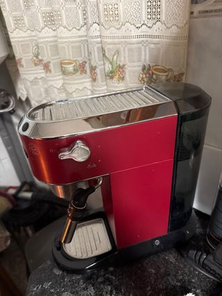Cafetera DeLonghi Dedica Style Roja