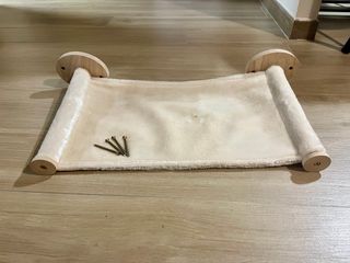 Hamaca para gatos de pared beige