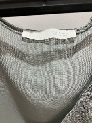 Blusa fina y ligera con volantes