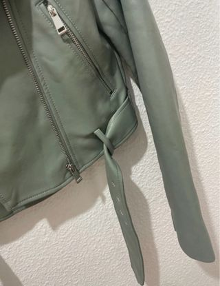 Chaqueta cuero verde Stradivarius