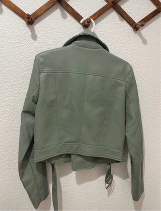 Chaqueta cuero verde Stradivarius