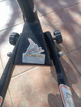 Patinete 3 ruedas tipo Trikke plegable