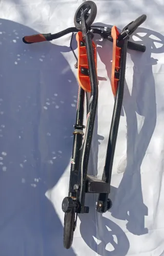 Patinete 3 ruedas tipo Trikke plegable