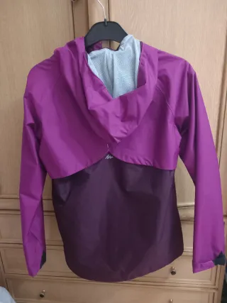 Cazadora morada buen estado