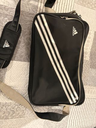 Bolsa Adidas Negra ideal para portatil
