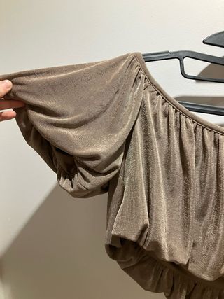 Top Hombros Descubiertos Marrón