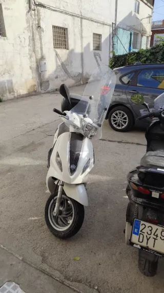 Piaggio Fly 125 Blanca
