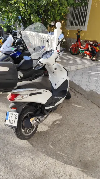 Piaggio Fly 125 Blanca