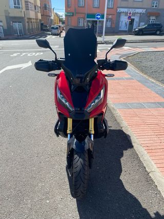 Honda XADV 750cc Roja Semi-Nueva