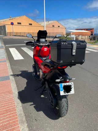 Honda XADV 750cc Roja Semi-Nueva