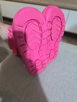 Descansos niña Igor rosas talla 30