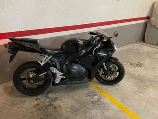 Honda CBR 1000RR Fireblade 2004 Negra