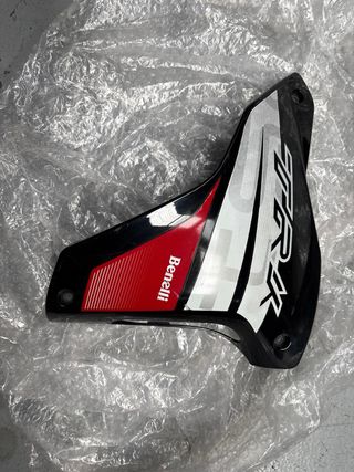 Carenado Benelli TRK 251 Delantero Derecho