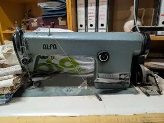 Máquina de coser industrial Alfa