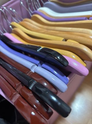 Lote Perchas Madera Colores