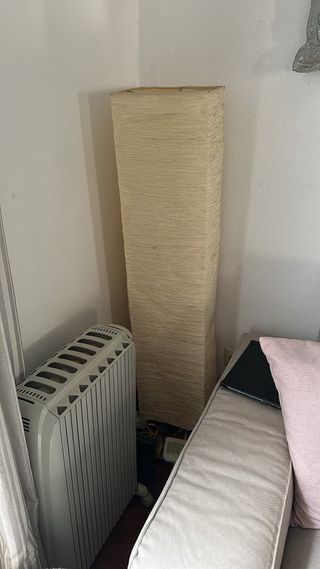 Lámpara de pie papel y metal