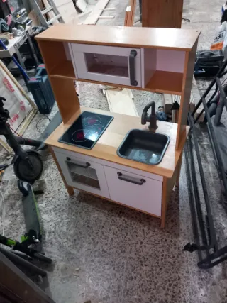 Cocinita de madera para niños