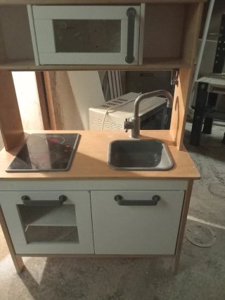 Cocinita de madera para niños