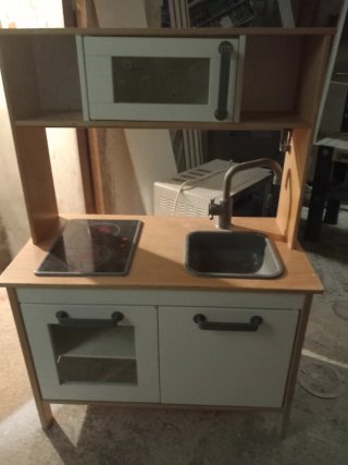 Cocinita de madera para niños