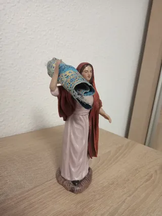 Figura Pastora Galán 17cm con Alfombra