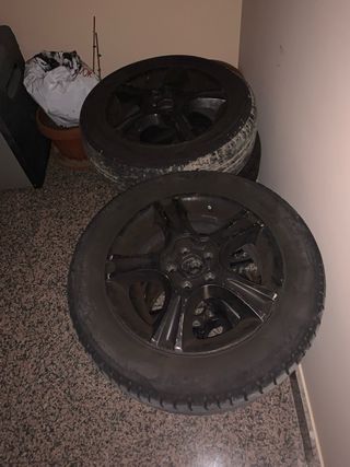 4 Llantas 15’ Grupo VAG 5x100 (Neumaticos mal)