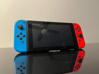 Nintendo Switch Completa Azul y Rojo