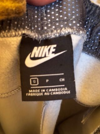 Pantalón chándal Nike gris