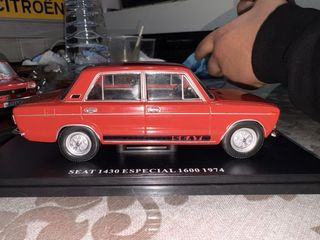 Maqueta Coche SEAT 1800 Rojo