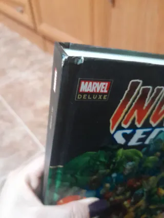 Invasin Secreta-Marvel Deluxe