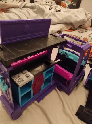 Monster High Camión Morado Monster fest g3
