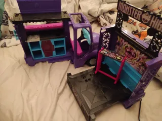 Monster High Camión Morado Monster fest g3