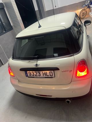 MINI Cooper d 2012