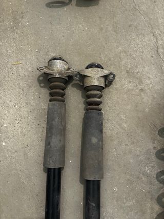 Suspensión Golf 4 (Amortiguadores y Muelles)