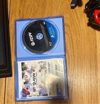 PlayStation 4 Pro + 3 joystick + 6 giochi