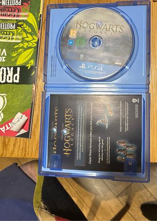 PlayStation 4 Pro + 3 joystick + 6 giochi