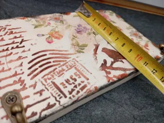 Colgador de llaves artesanal de madera