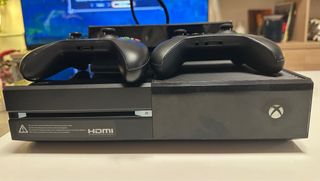 Xbox One con Kinect y 2 mandos