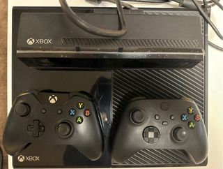 Xbox One con Kinect y 2 mandos