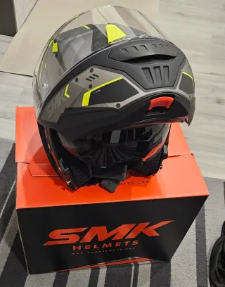 Casco modular SMK Helmets nero grigio giallo
