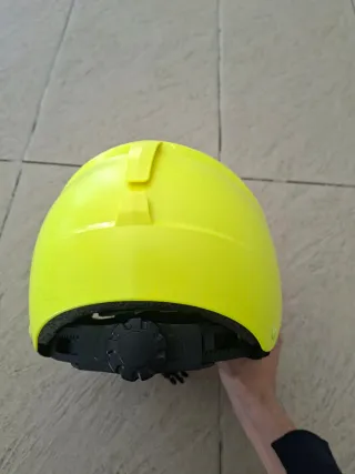 Casco de esquí infantil amarillo. Talla S 53-56cm