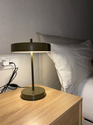 Lámparas de mesa THE MASIE verde oliva