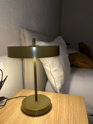 Lámparas de mesa THE MASIE verde oliva