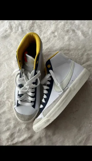 Nike Blazer Mid Blancas y Amarillas