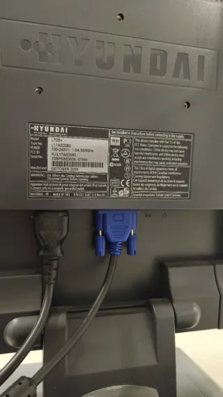 Monitor Hyundai 4:3 con altavoces